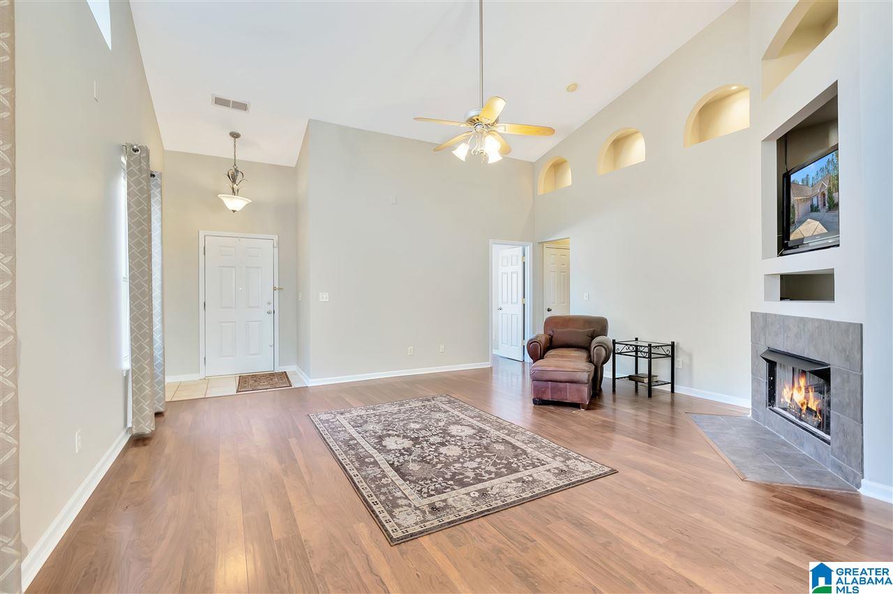 178 Gardenside Drive Alabaster, AL 35007 - Photo 6 of 37