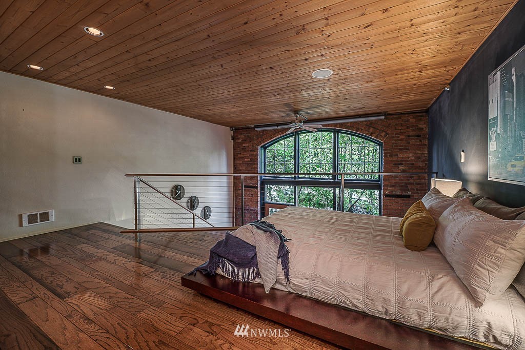 1406 Harvard Avenue, Unit 2 Seattle, WA 98122 - Photo 12 of 26