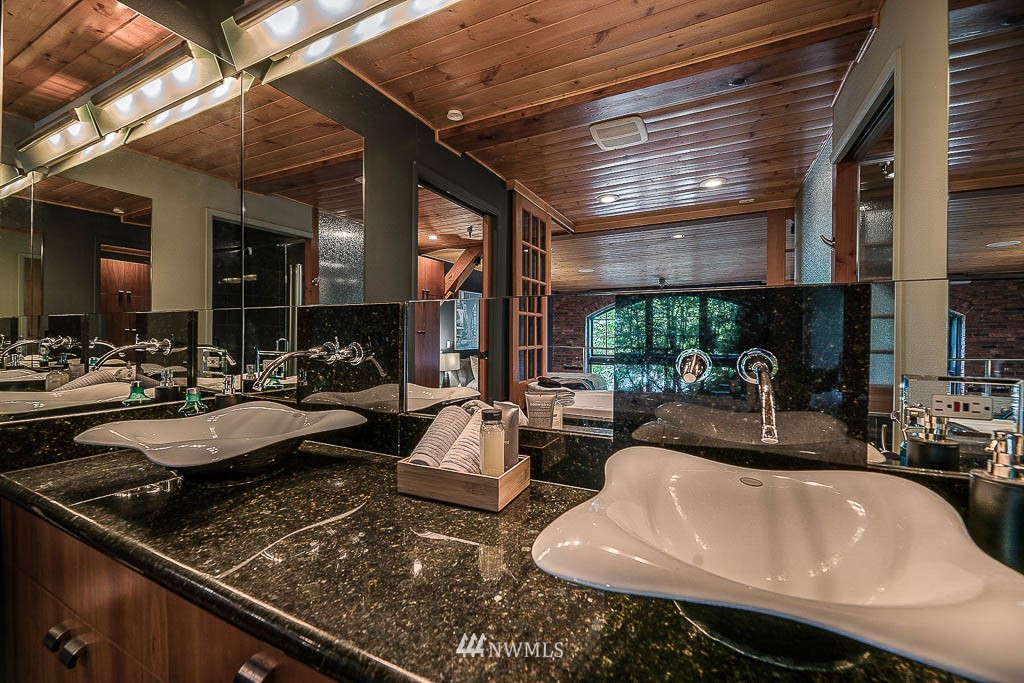 1406 Harvard Avenue, Unit 2 Seattle, WA 98122 - Photo 20 of 26