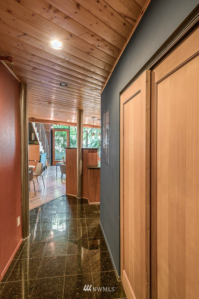 1406 Harvard Avenue, Unit 2 Seattle, WA 98122 - Photo 22 of 26