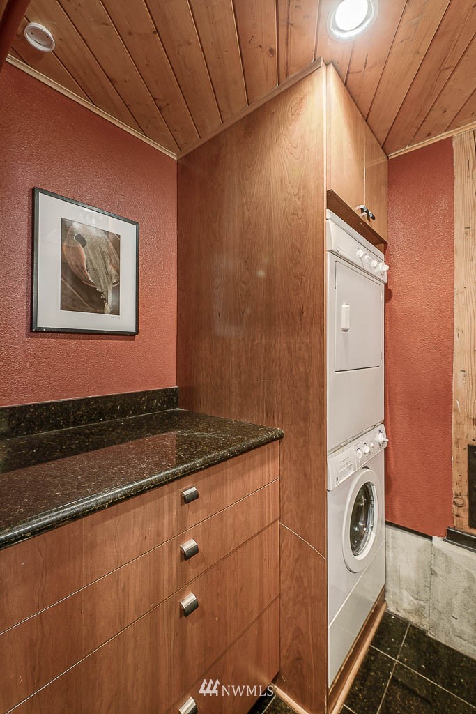 1406 Harvard Avenue, Unit 2 Seattle, WA 98122 - Photo 24 of 26