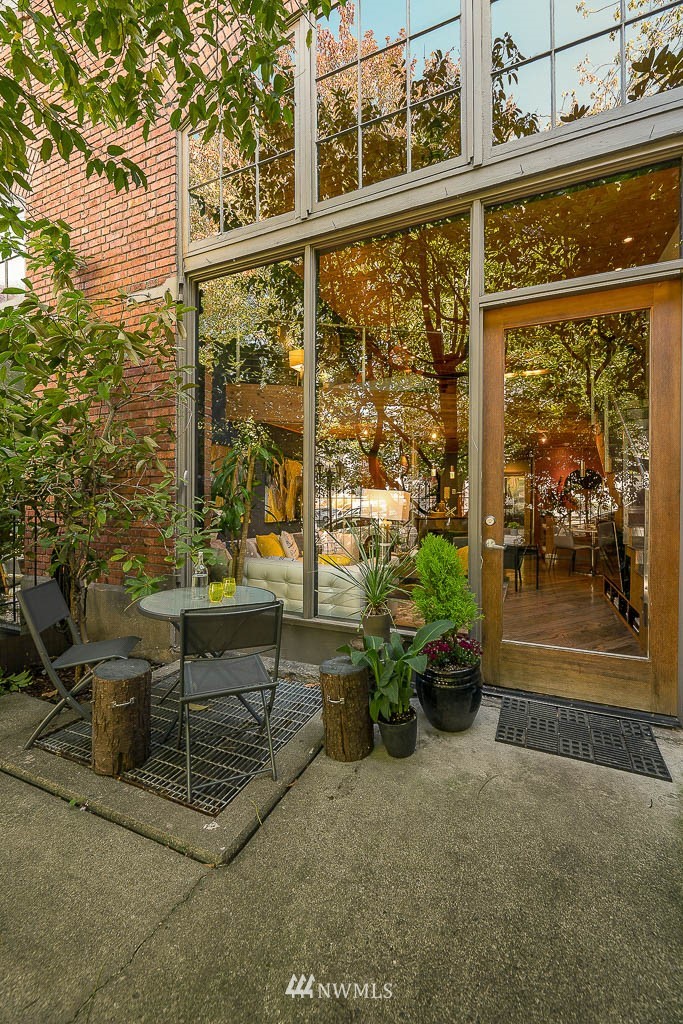 1406 Harvard Avenue, Unit 2 Seattle, WA 98122 - Photo 25 of 26