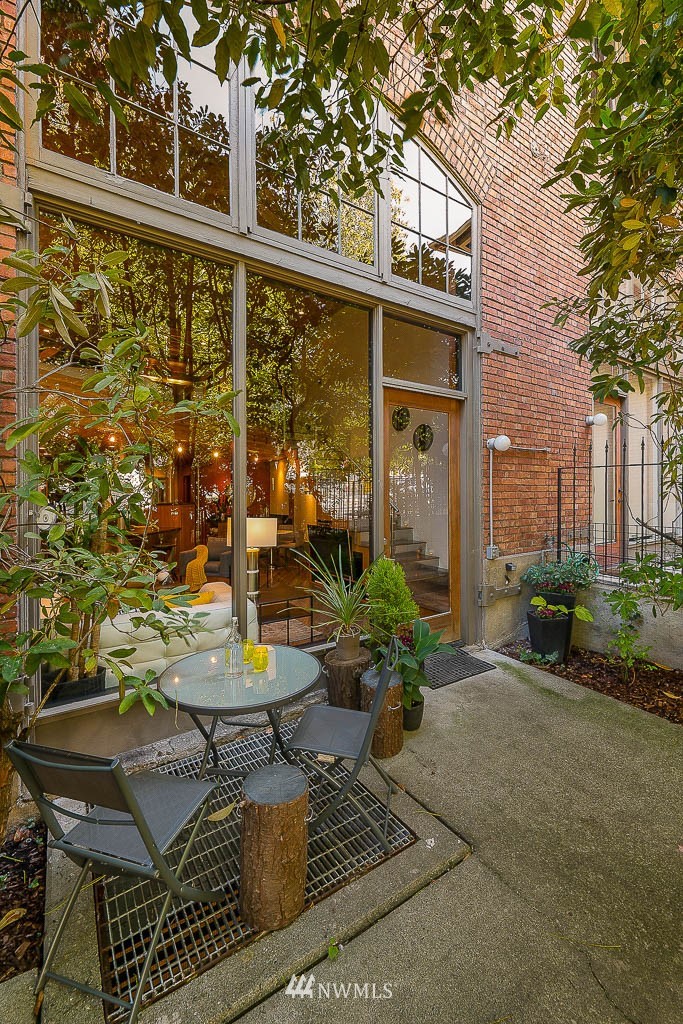 1406 Harvard Avenue, Unit 2 Seattle, WA 98122 - Photo 26 of 26