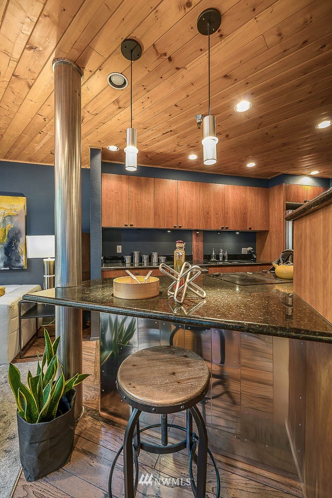 1406 Harvard Avenue, Unit 2 Seattle, WA 98122 - Photo 7 of 26