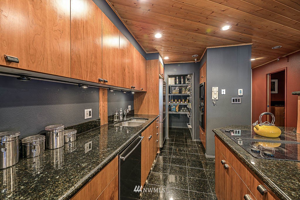 1406 Harvard Avenue, Unit 2 Seattle, WA 98122 - Photo 8 of 26