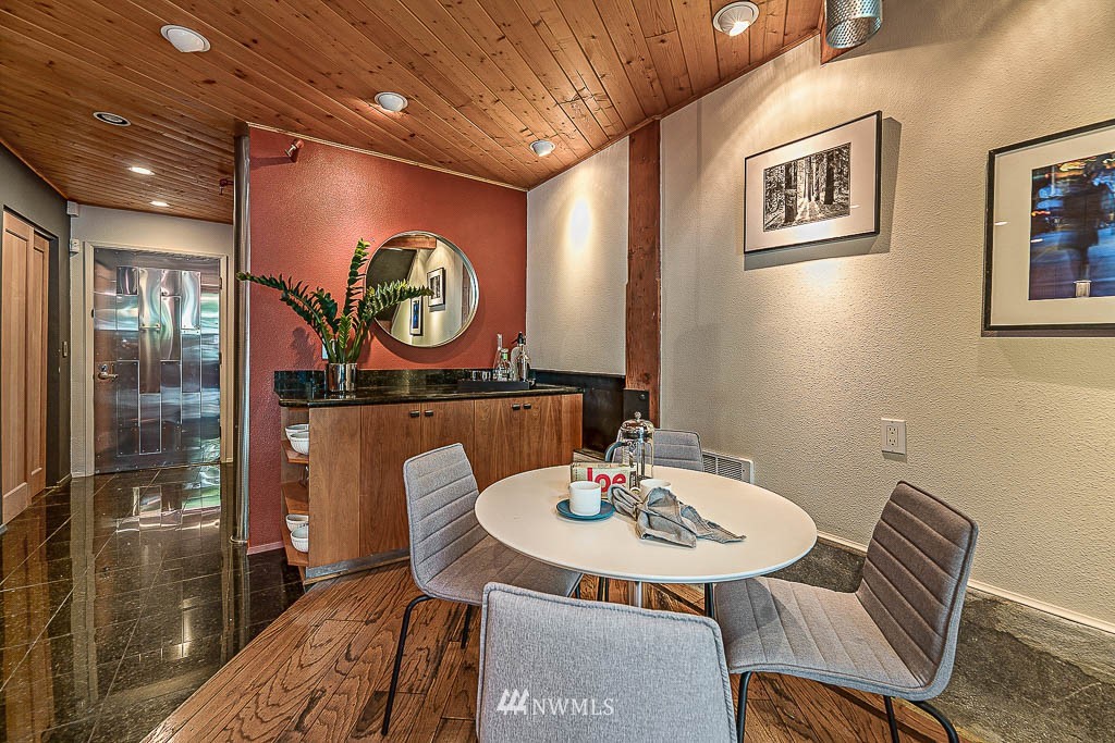 1406 Harvard Avenue, Unit 2 Seattle, WA 98122 - Photo 10 of 26