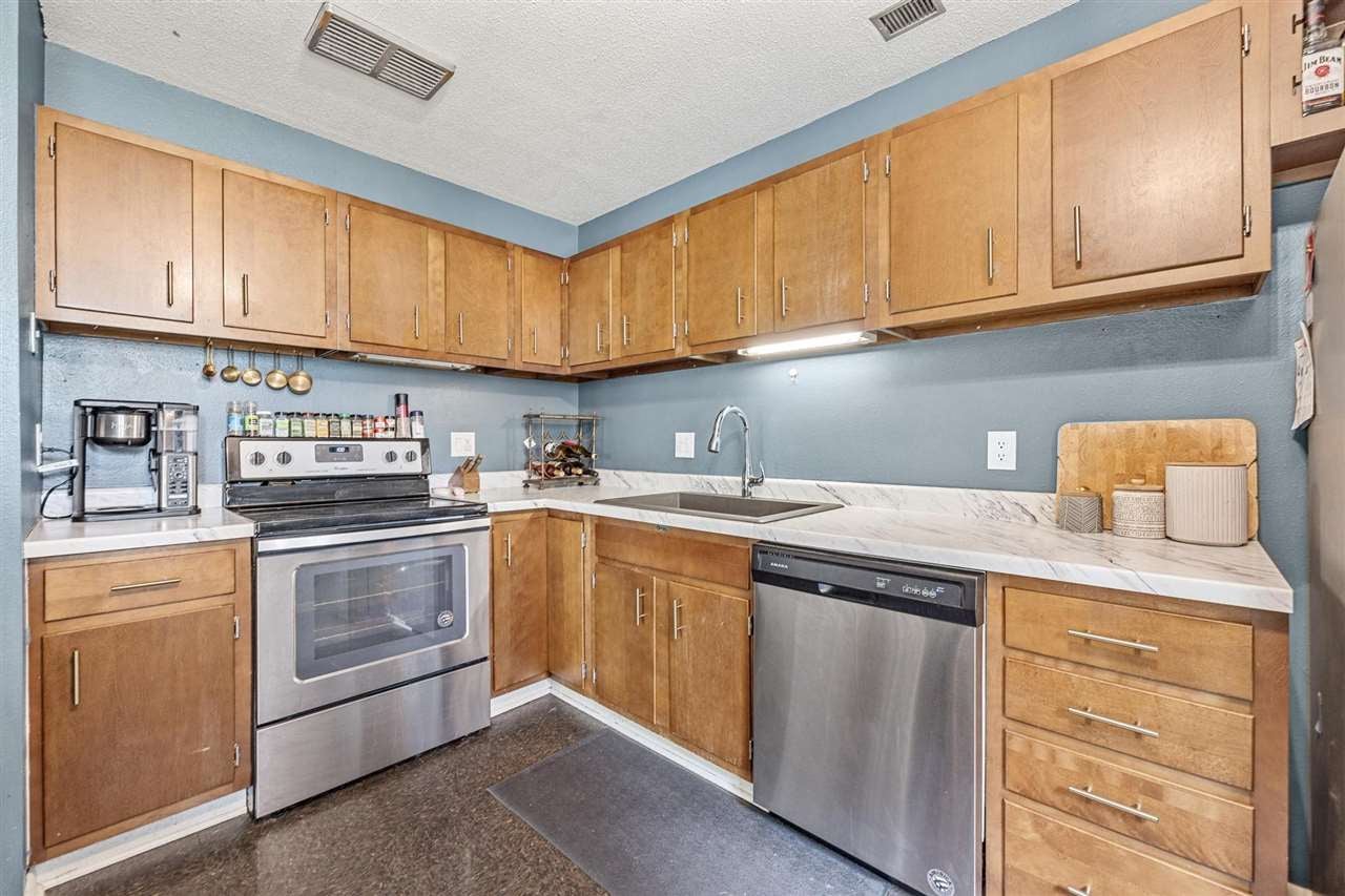 1220 Village Road, Unit 4 Iowa City, IA 52240 - Photo 12 of 26 Gallery Image 12