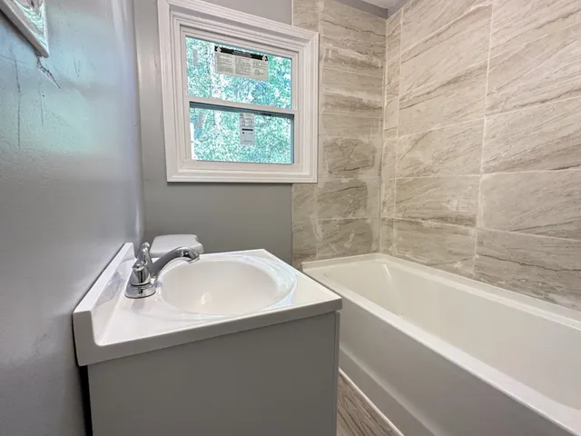 $850 | 492 Oak Street, Unit B, Clarksville, TN 37042