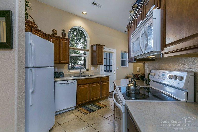 19162 Baker Road Bend, OR 97702 - Photo 8 of 25 Additional Photo
