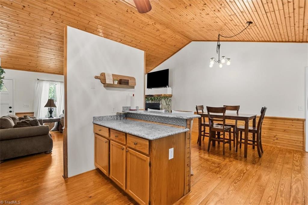 1056 Iron Mountain Road Asheboro, NC 27205 - Photo 11 of 37