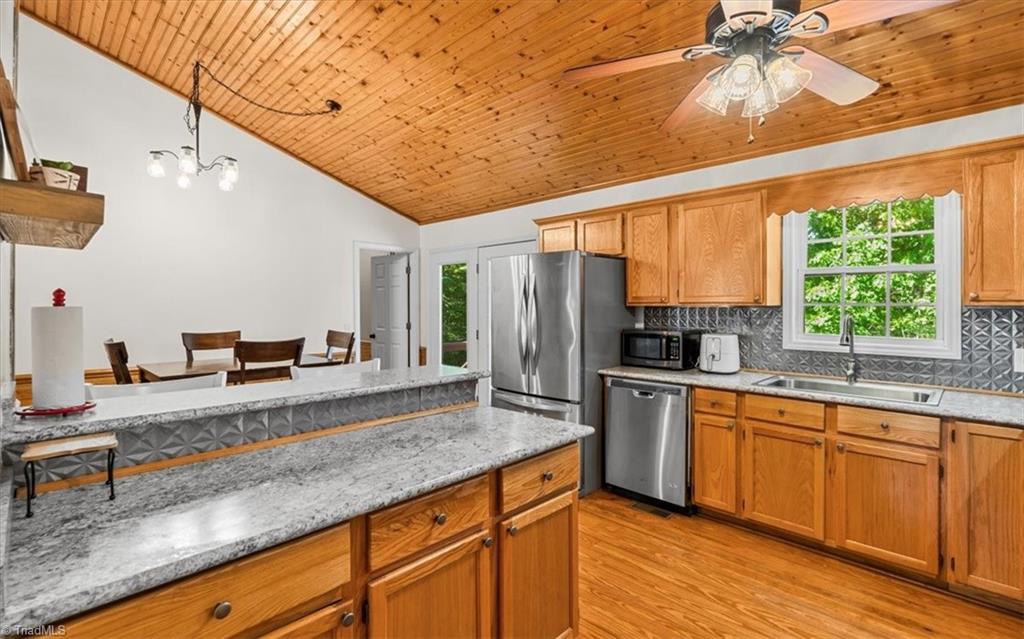 1056 Iron Mountain Road Asheboro, NC 27205 - Photo 12 of 37