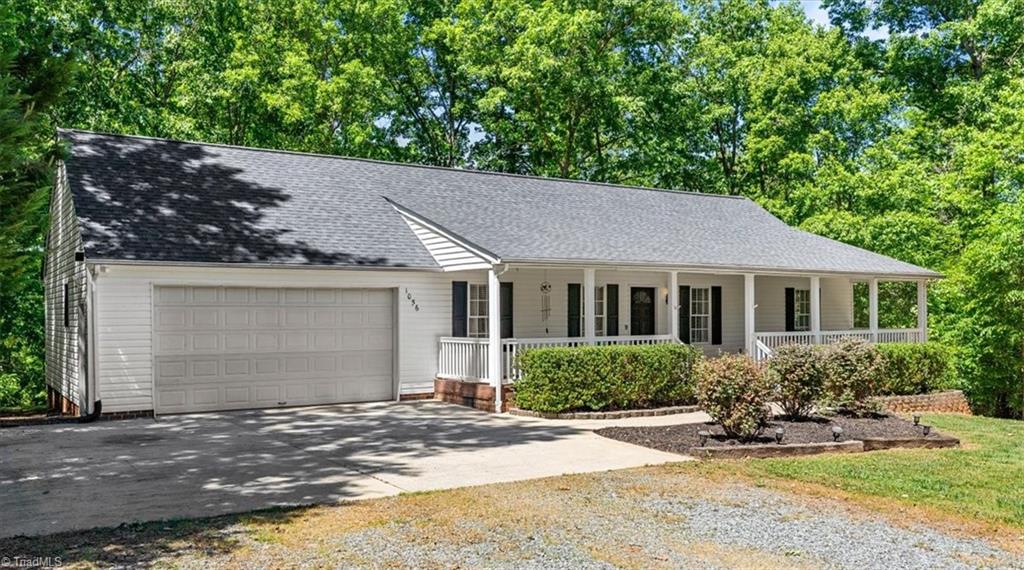 1056 Iron Mountain Road Asheboro, NC 27205 - Photo 2 of 37