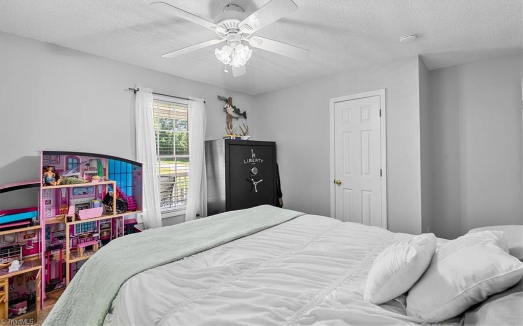 1056 Iron Mountain Road Asheboro, NC 27205 - Photo 28 of 37