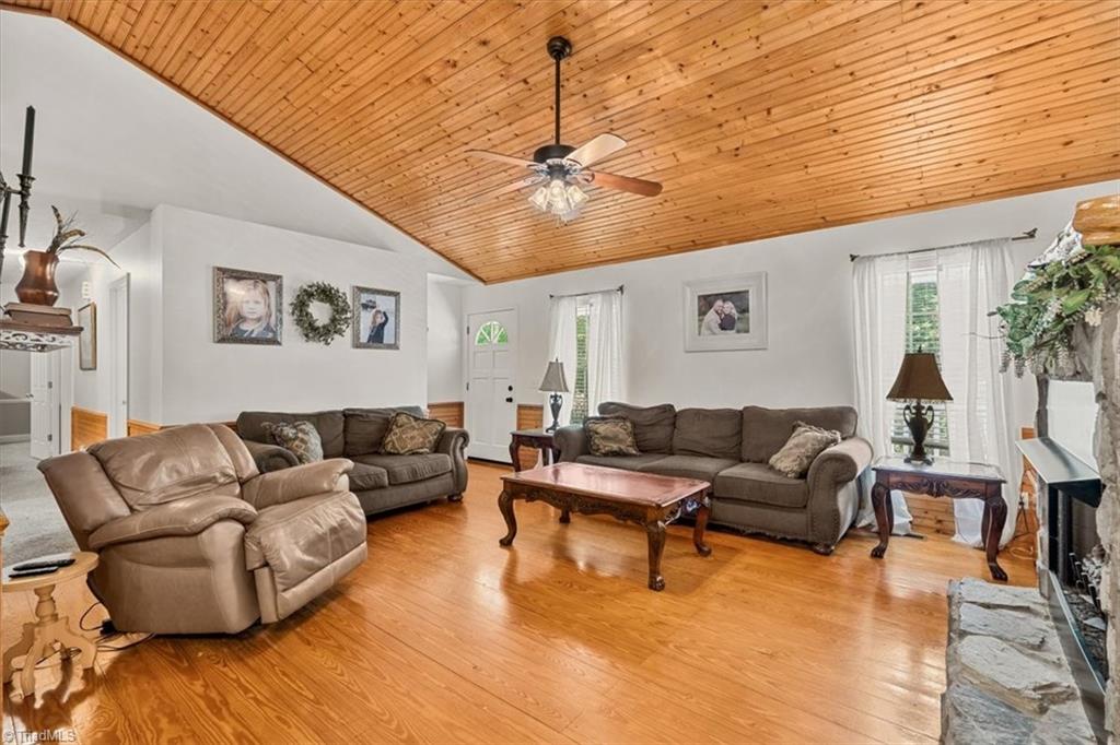 1056 Iron Mountain Road Asheboro, NC 27205 - Photo 6 of 37