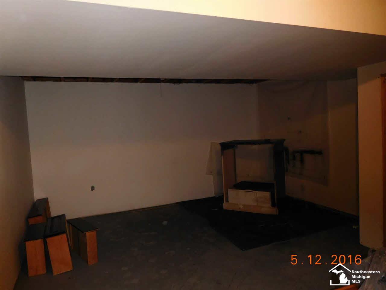 1364 Strasburg Road Monroe, MI 48161 - Photo 34 of 36 21147553-33.JPG