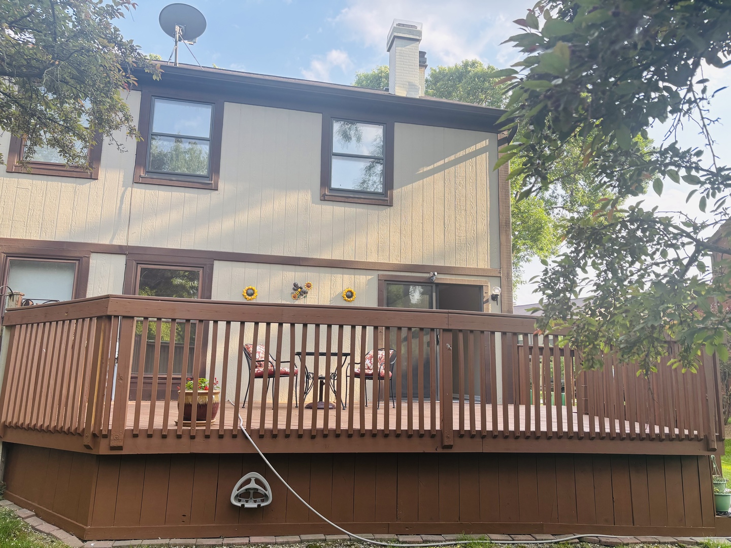 325 Shadow Bend Drive Wheeling, IL 60090 - Photo 6 of 26 a view of a house with a deck