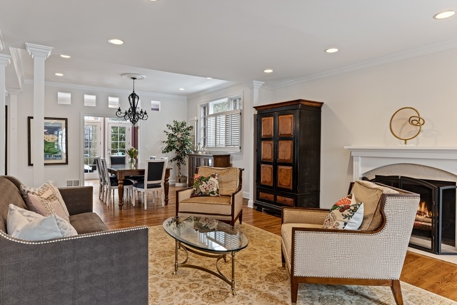 1018 Cherokee Road Wilmette, IL 60091 - Photo 3 of 22