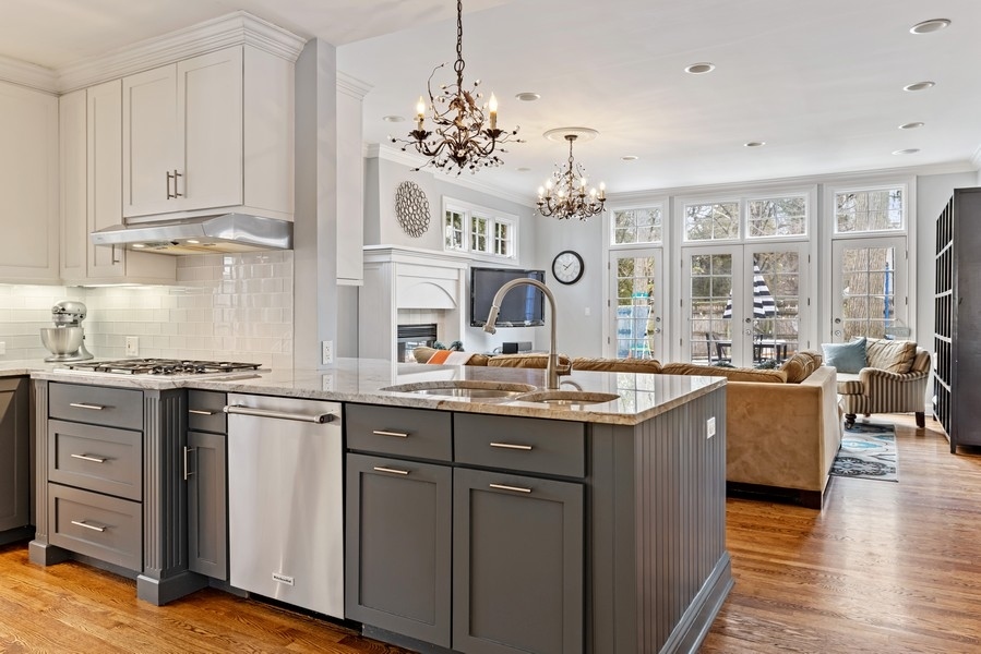1018 Cherokee Road Wilmette, IL 60091 - Photo 9 of 22