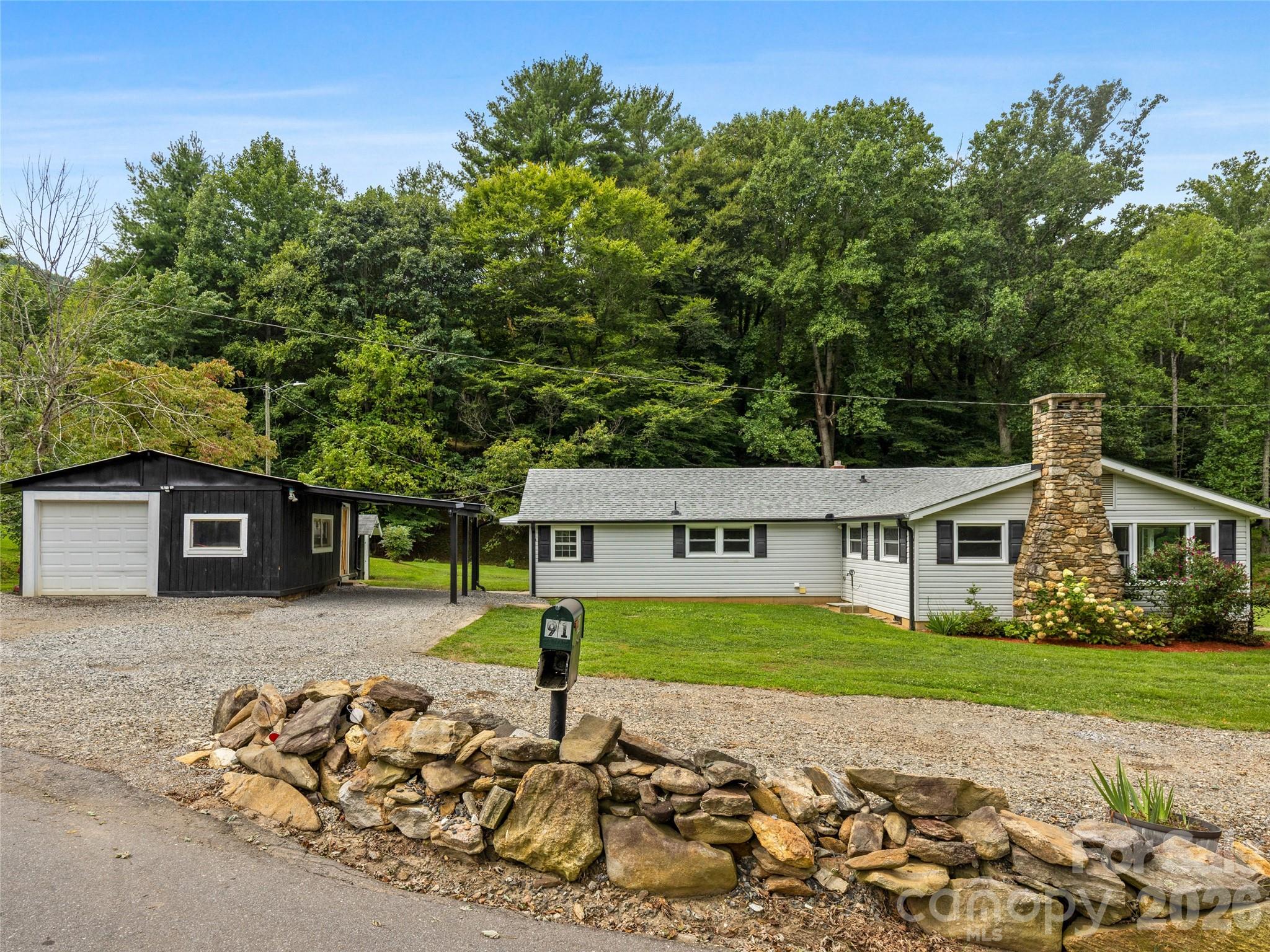 91 Rice Branch Road Asheville, NC 28804 - Photo 8 of 46 Gallery Image 8
