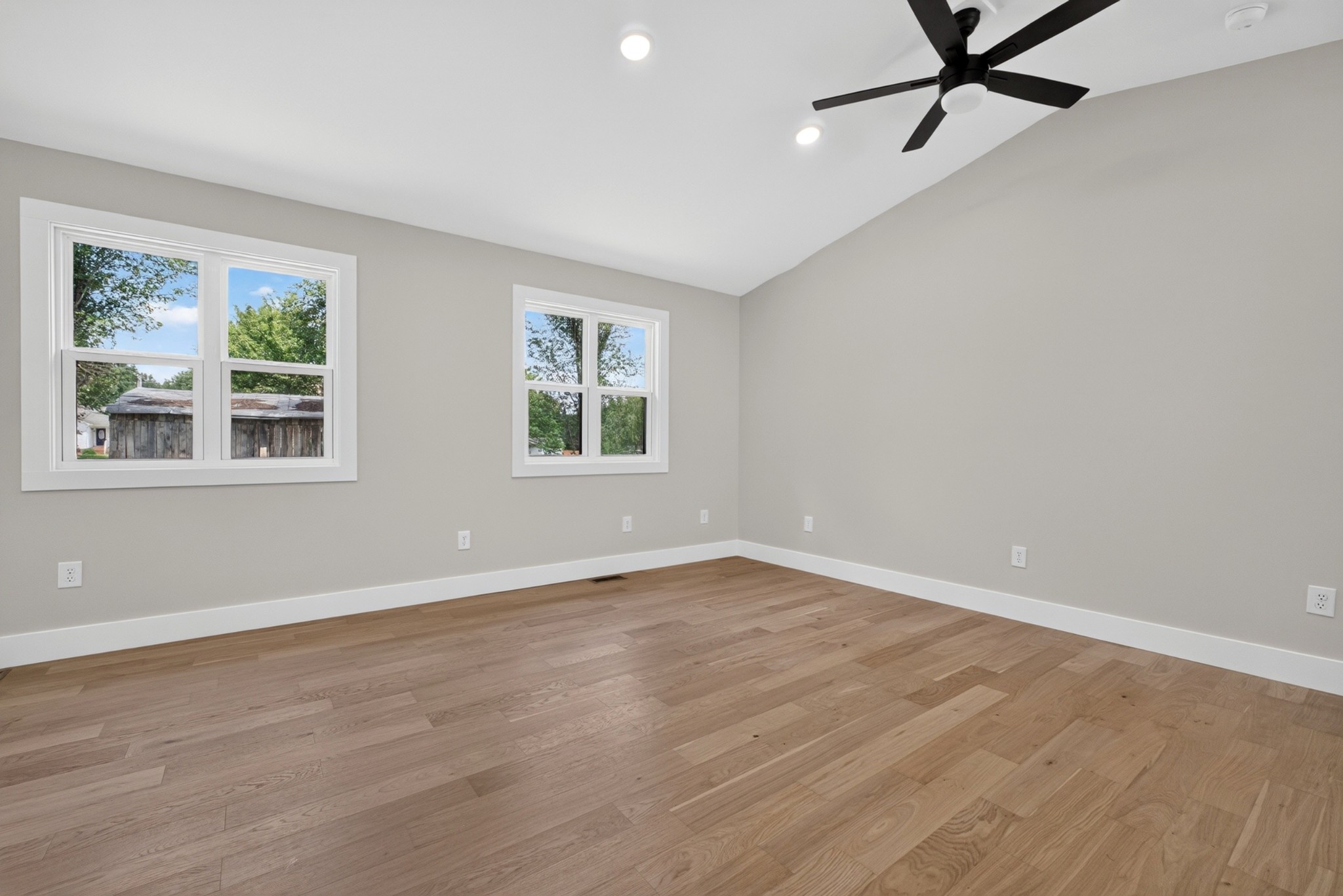 215 James Holman Road Sparta, TN 38583 - Photo 5 of 38