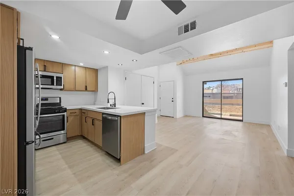 $1,350 | 3770 Desert Marina Drive, Unit 52, Laughlin, NV 89029
