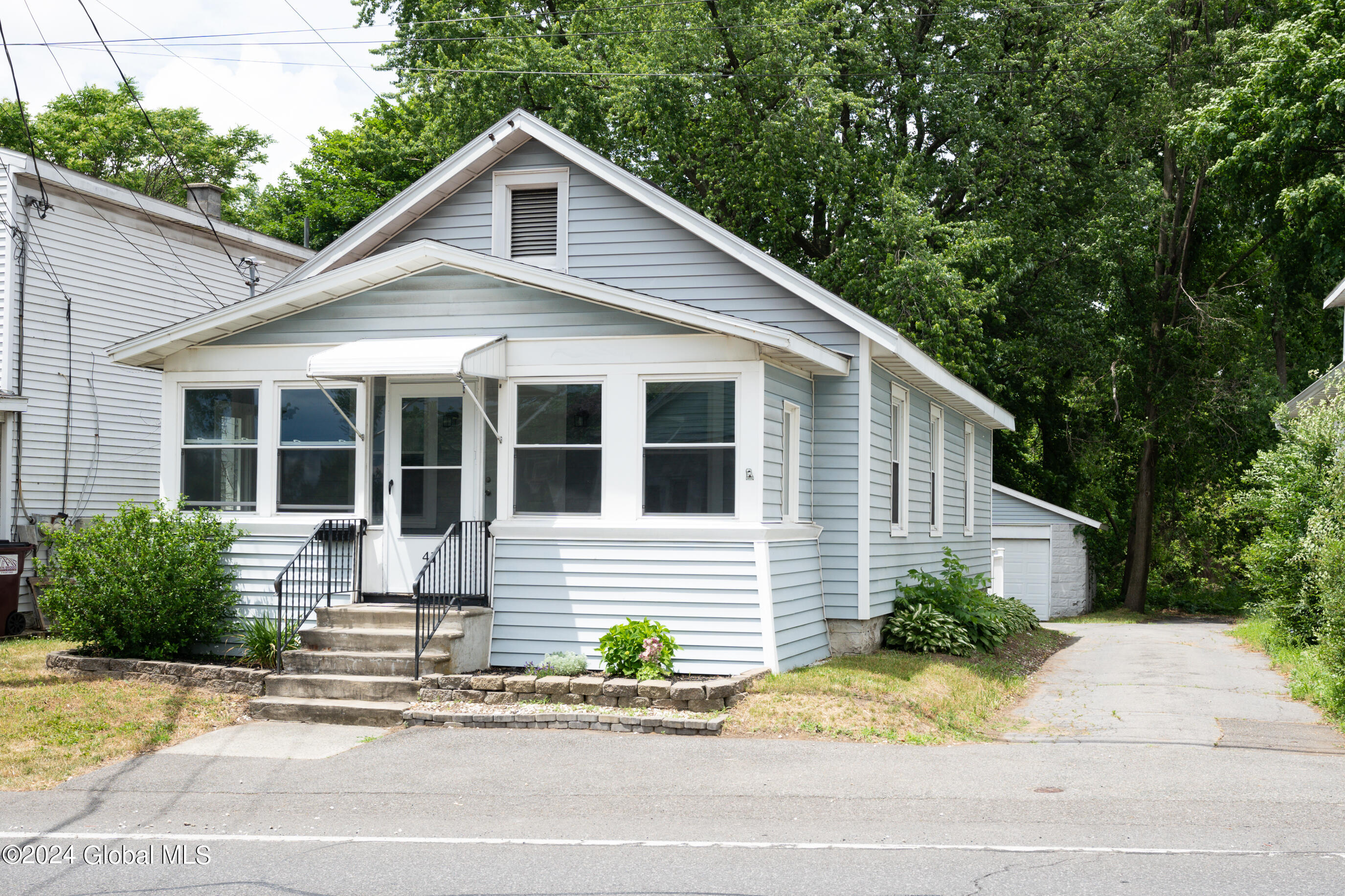 41 Osborne Road Albany, NY 12205 - Photo 1 of 33 003-41-Osborne-Rd