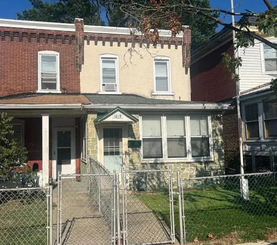 $189,800 | 1019 Yates Avenue, Marcus Hook, PA 19061