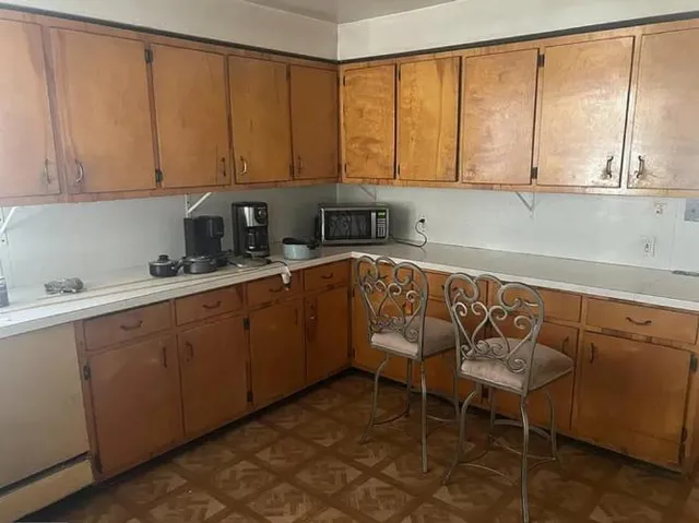 $189,800 | 1019 Yates Avenue, Marcus Hook, PA 19061