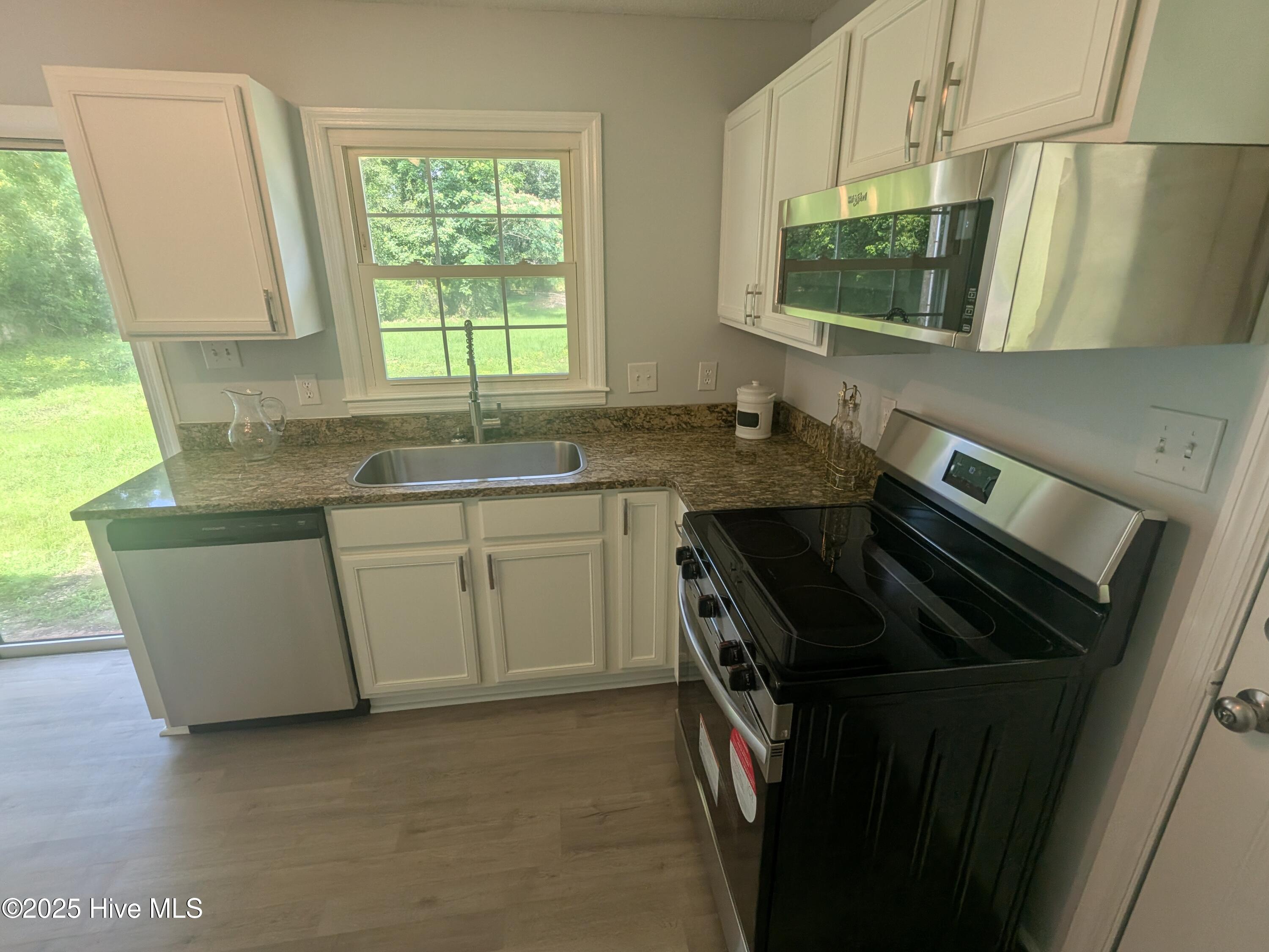 2527 Country Club Road Jacksonville, NC 28546 - Photo 13 of 13 Kitchen