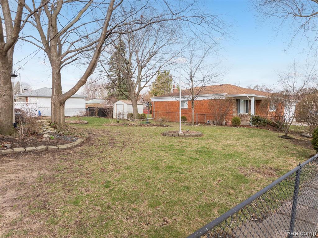 5121 McKinley Road Warren, MI 48091 - Photo 37 of 44 Gallery Image 37