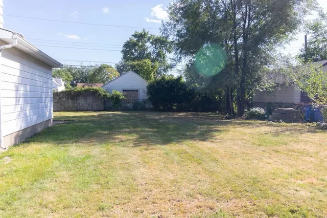 $9,900 | 7052 Cadillac Avenue, Warren, MI 48091