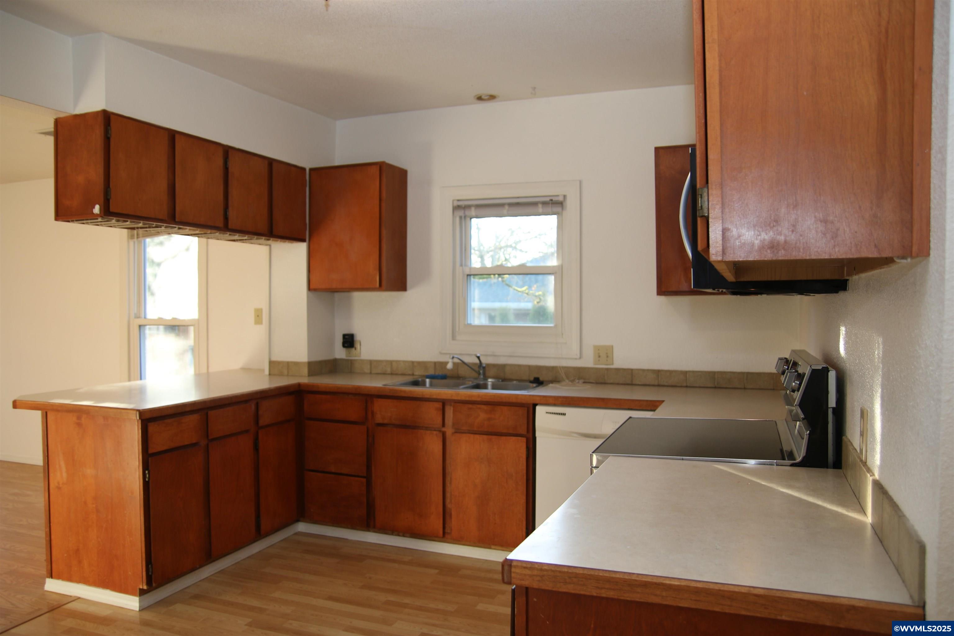 1617 Front Avenue Northeast Albany, OR 97321 - Photo 9 of 36 Gallery Image 9