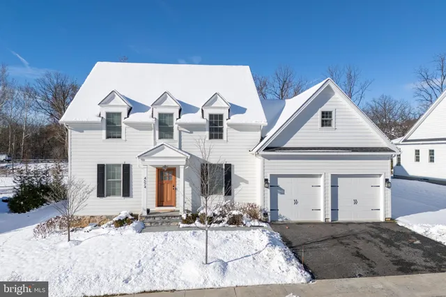 $895,000 | 4574 Old Saucon Road, Bethlehem, PA 18015