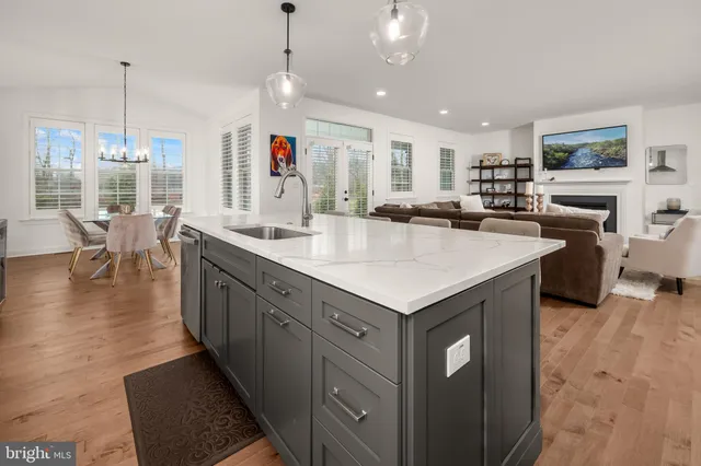 $895,000 | 4574 Old Saucon Road, Bethlehem, PA 18015