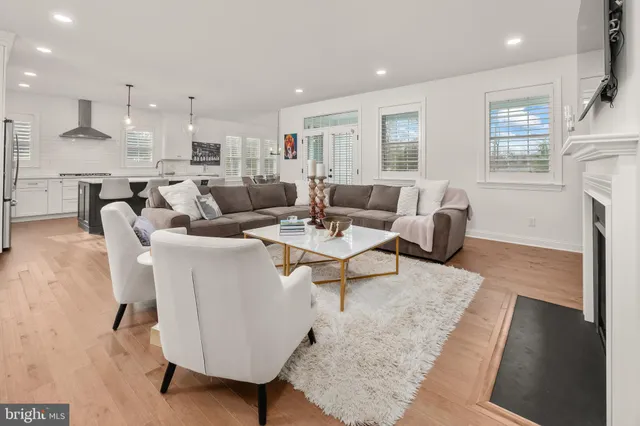 $895,000 | 4574 Old Saucon Road, Bethlehem, PA 18015