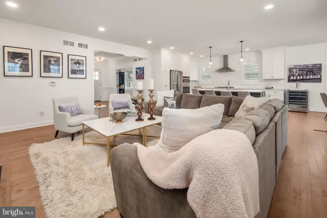 $895,000 | 4574 Old Saucon Road, Bethlehem, PA 18015