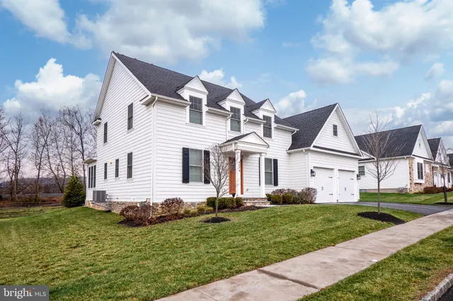 $895,000 | 4574 Old Saucon Road, Bethlehem, PA 18015