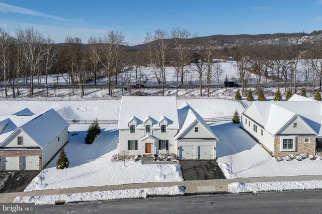 $895,000 | 4574 Old Saucon Road, Bethlehem, PA 18015