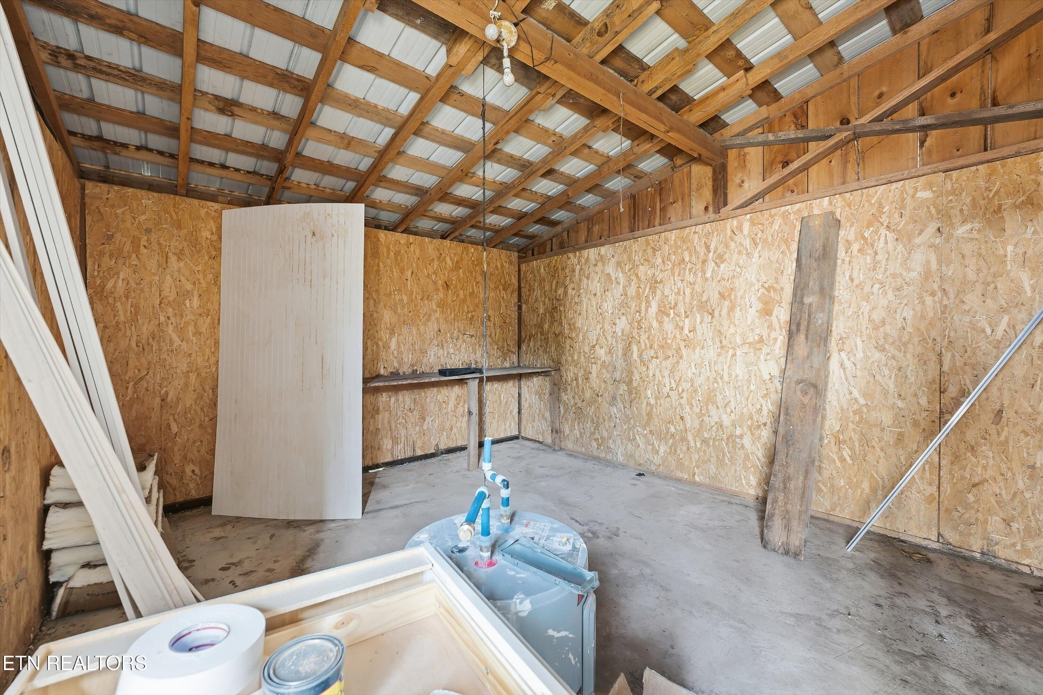 567 Dogwood Road Rockwood, TN 37854 - Photo 31 of 48 a very nice looking room with a rug