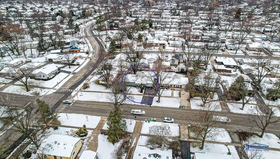 348 Raupp Boulevard Buffalo Grove, IL 60089 - Photo 38 of 41 an aerial view of a city