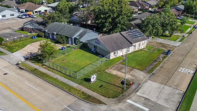 $450,000 | 616 Travis Street, Webster, TX 77598