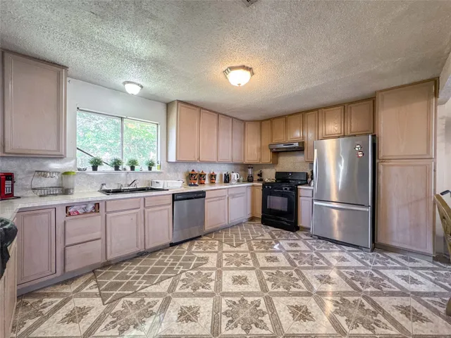 $450,000 | 616 Travis Street, Webster, TX 77598