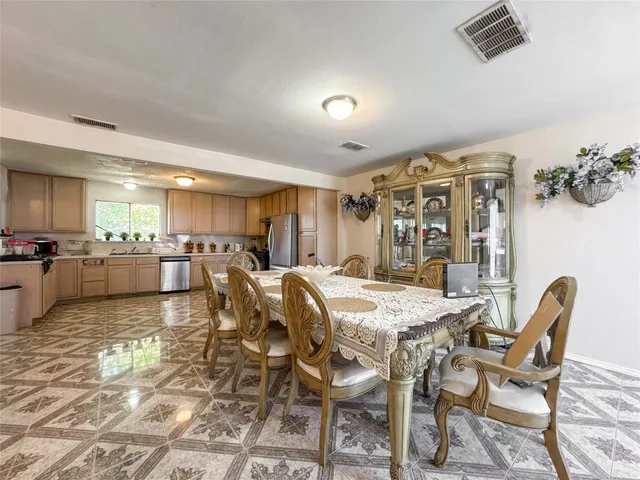 $450,000 | 616 Travis Street, Webster, TX 77598