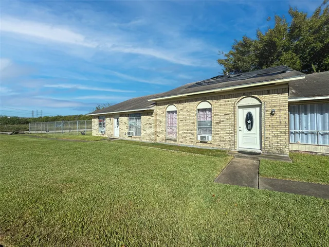 $450,000 | 616 Travis Street, Webster, TX 77598