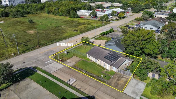 $400,000 | 616 Travis Street, Webster, TX 77598