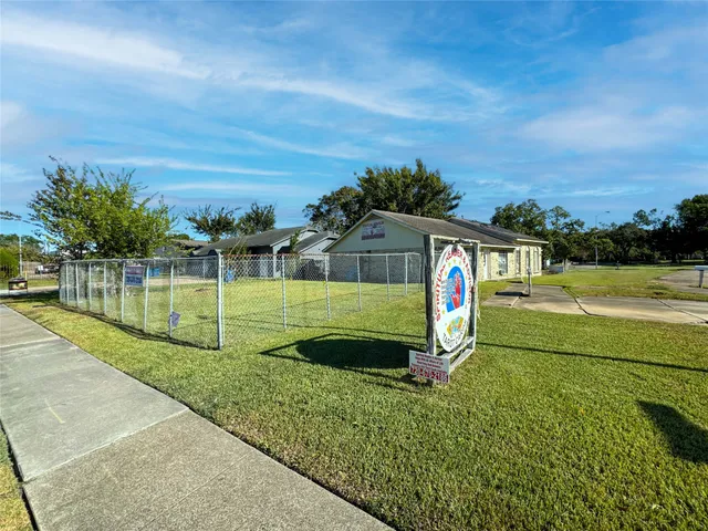 $450,000 | 616 Travis Street, Webster, TX 77598