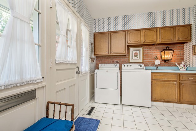 447 Pebblebrook Road Northbrook, IL 60062 - Photo 8 of 16