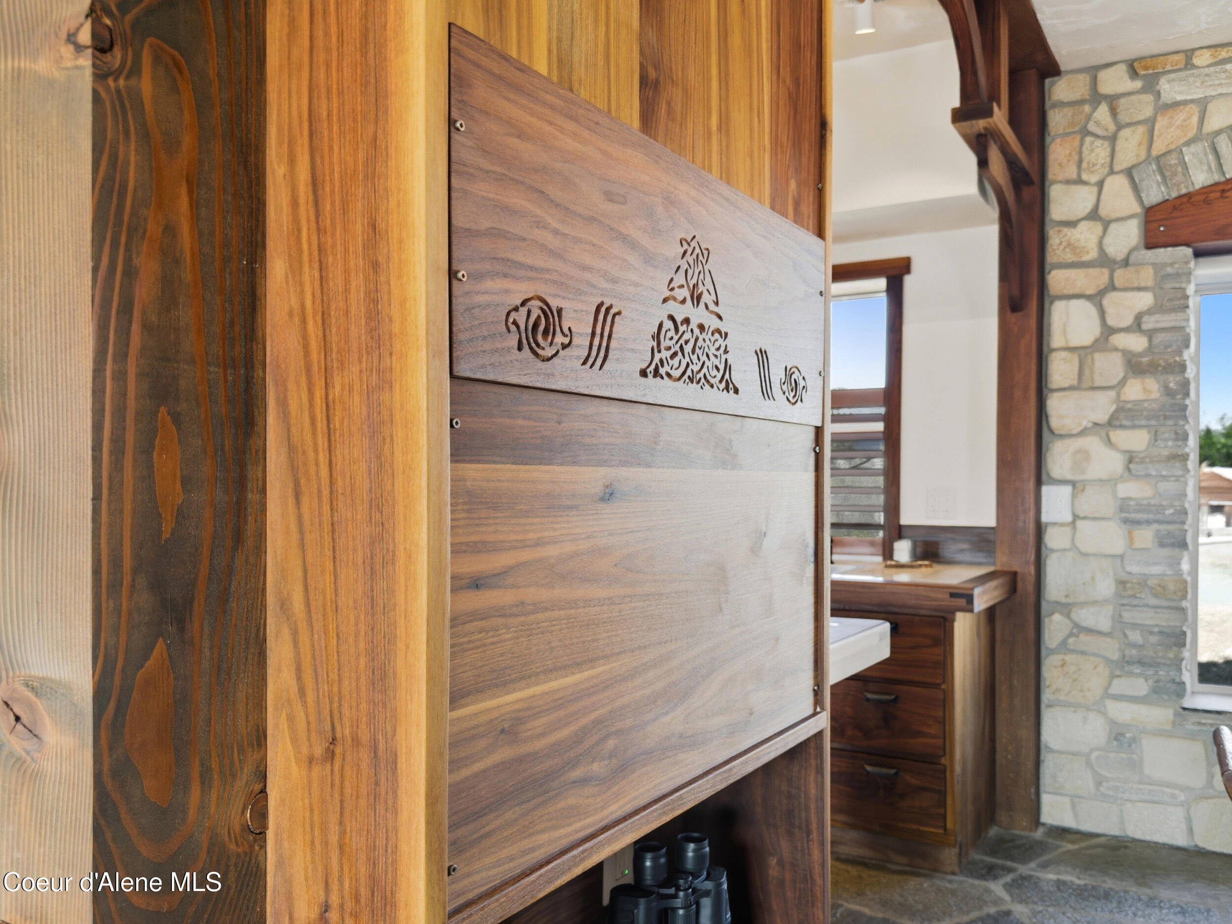 76 Caseys Lane Sandpoint, ID 83864 - Photo 26 of 67 carved details