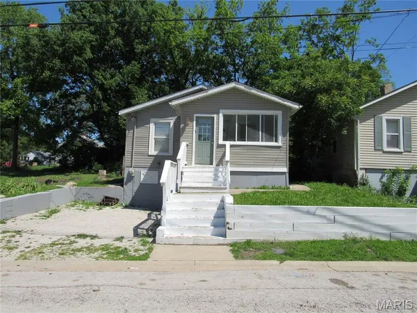 $44,900 | 3034 Glenwood Avenue, Alton, IL 62002