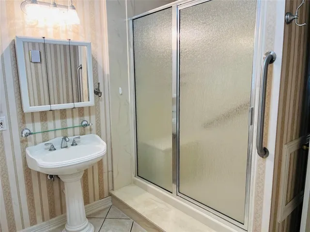 $250,000 | 204 West Fayette Street, Fayetteville, TX 78940